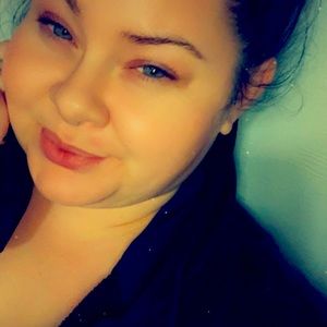 Meet your Posher, Desiree